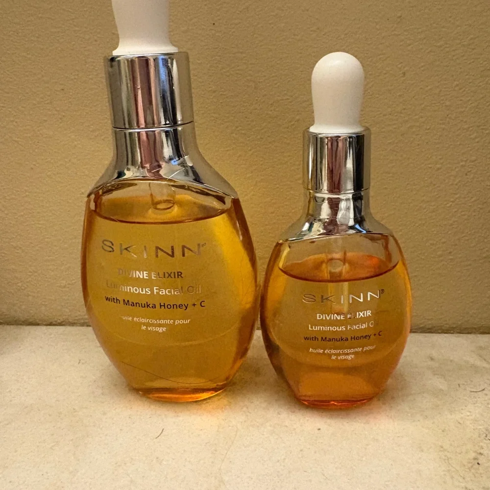SKINN Golden Divine Elixir Facial Oil Duo - Picture 3 of 5